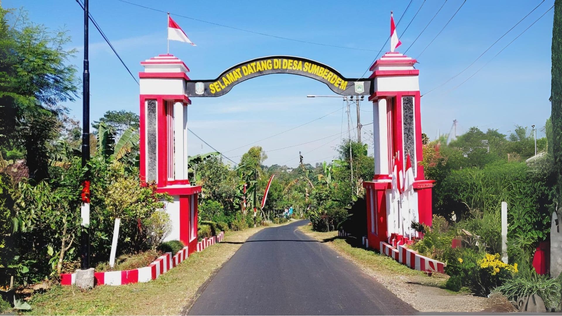 Gapura Desa Sumberdem